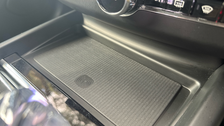 Volvo XC60 2.0 B5P Plus Black Edition 5dr AWD Geartronic Petrol Estate